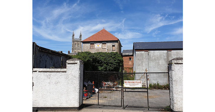 The Fleece, which is currently being renovated by Dowdeswell Estates, looks set to have an outdoor bar.