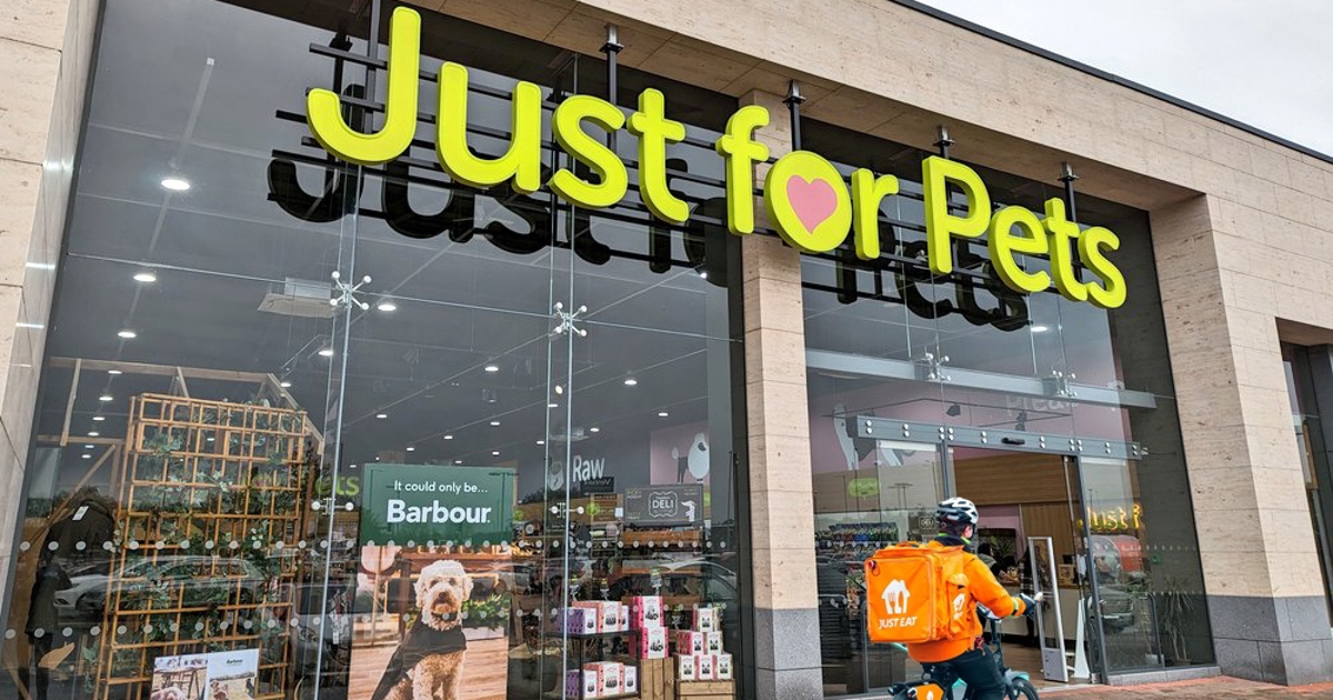 Cirencester pet store launches first-of-its-kind dog food deliveries on
