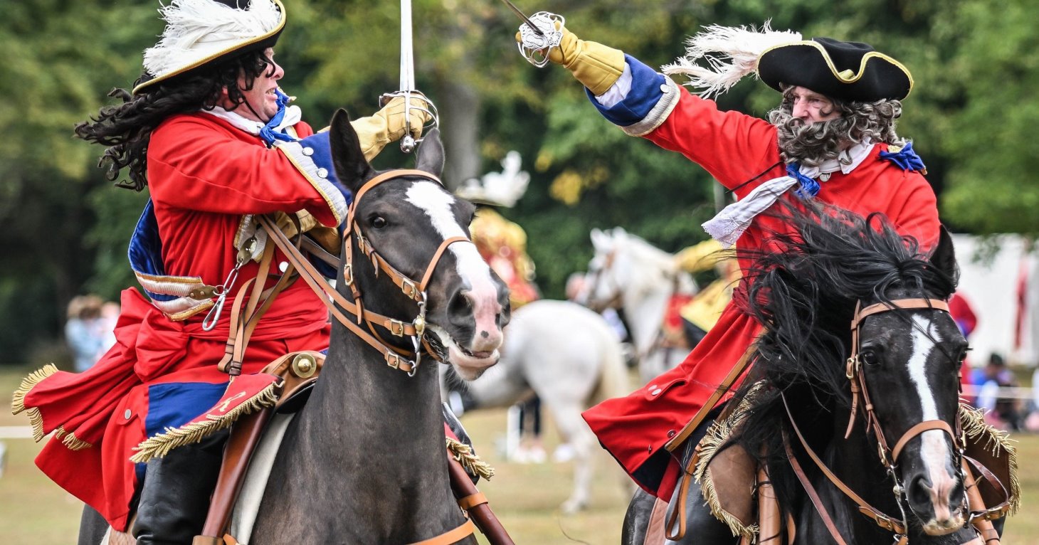 'Merry Monarch' visits Berkeley Castle this spring bank holiday - Vimarsana News