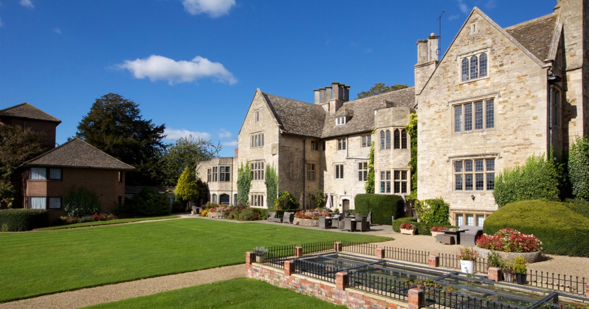 Cotswold hotel offers free threeday Christmas stay for a deserving family