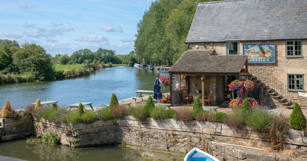 14 riverside and waterfront pubs in Gloucestershire and the Cotswolds - Vimarsana News