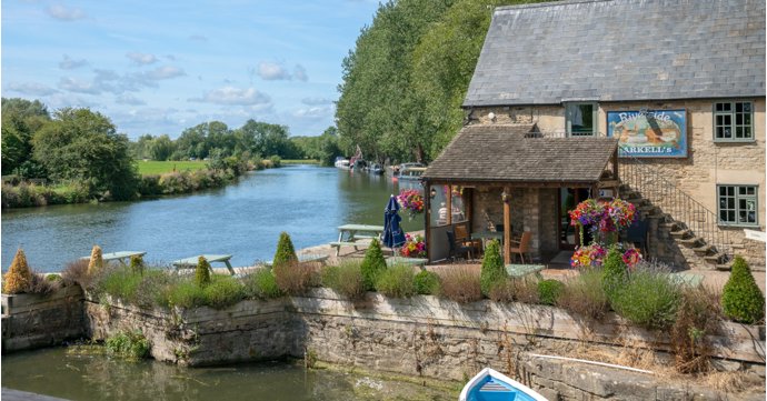15 best riverside pubs in Gloucestershire