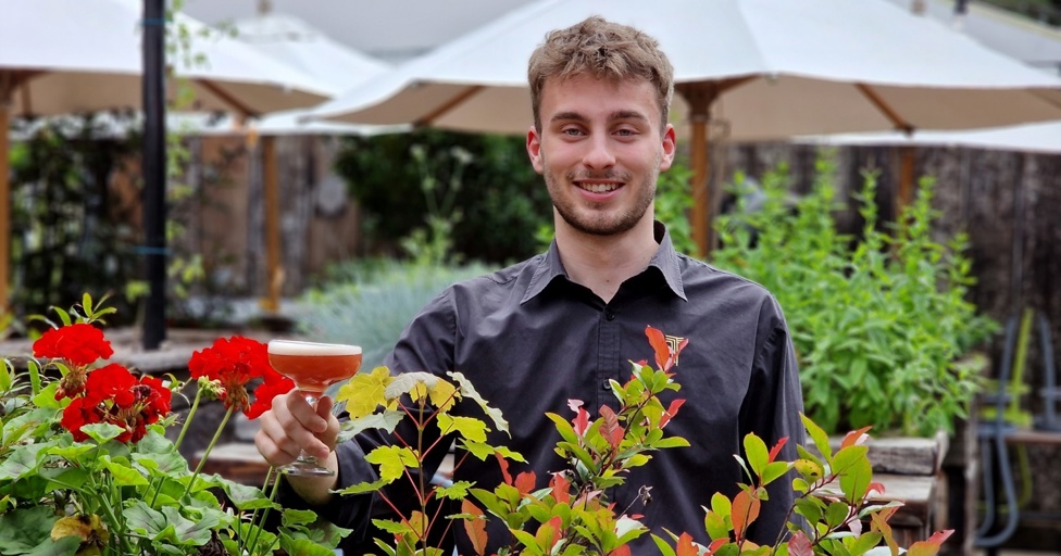 Cirencester bar introduces new low-waste drinks to help save the planet - Vimarsana News