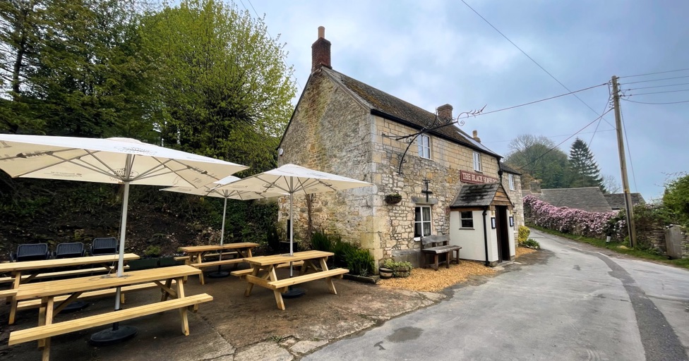 First look: 17th century Gloucestershire pub saved by the community - Vimarsana News
