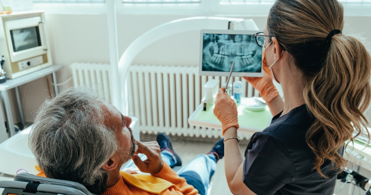 Gloucestershire dentist reveals the best way to manage a dental emergency