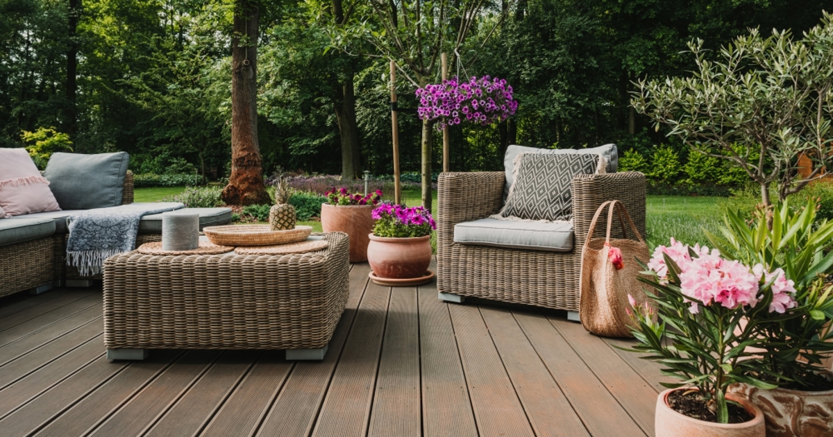How to choose the right furniture for your Gloucestershire garden this summer