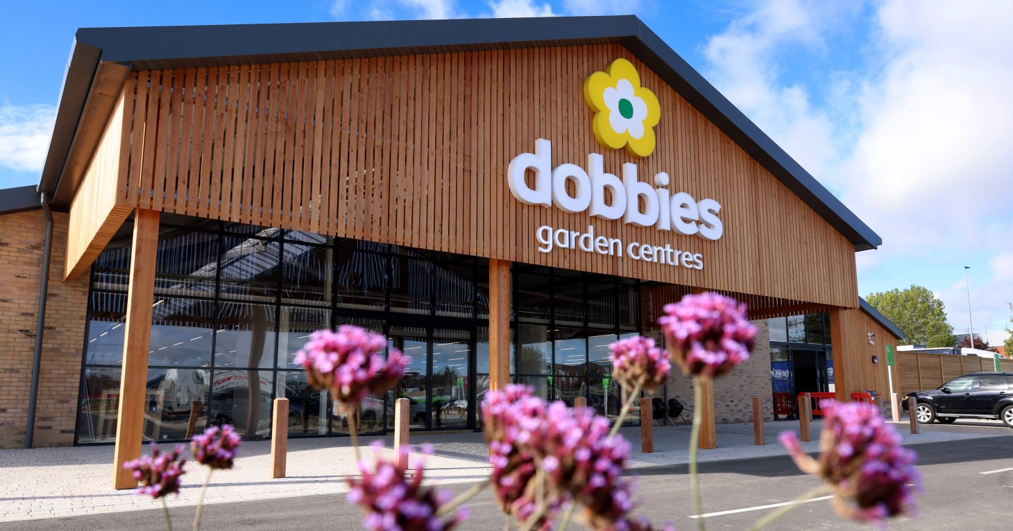 New Dobbies Garden Centre In Tewkesbury