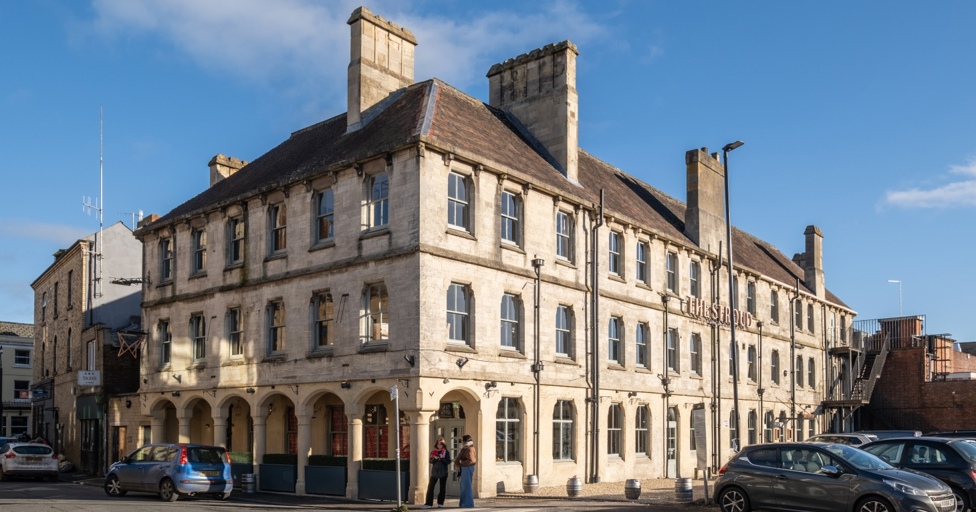 New look and name for Stroud hotel after £2 million refurbishment - Vimarsana News